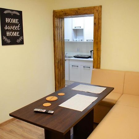 Private Apartment In The City Centre. オラデア エクステリア 写真